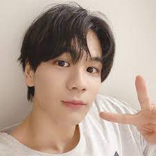 jo1 自撮り撮影で 顔のパーツで好きなところは を公開 newsポストセブン 顔 豆 撮影