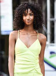 Yes Curly Girls Can Wear Bangs Here S Proof Curly Hair With Bangs Hairstyles With Bangs Curly Hair Styles