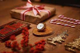 Or, get unique ideas for diy presents. Tommy Hilfiger On Twitter Time Is Precious Give Her The Gift She Wants Https T Co Zhe3imiln1