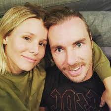 Kristen Bell Says Dax Shepard S Commitment To Growth Is Astounding In Sweet Birthday Tribute In 2021 Kristen Bell Kristen Jessica Biel