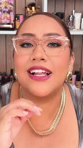 Maquillaje Perfecto para Lentes: Resalta Tu Mirada