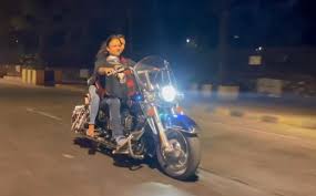 Contact vivek news on messenger. Fir Registered Against Vivek Oberoi For Not Wearing Helmet Mask And Violating Covid 19 Rules On Valentine S Day Bollywood News Bollywood Hungama