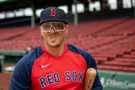 But about a year after the 1918 world series, red sox owner and theatrical producer harry frazee sold ruth to the yankees in order to raise money to produce the musical, no, no, nanette. Akri Colpotvem