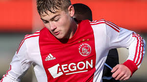 E' in scadenza nel 2024. Hoe Eigen Opleiding Zijn De Talenten Van Ajax En Psv Eigenlijk Nos