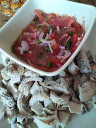 Perut lembu air asam merupakan salah satu menu wajib bagi mereka yang melakukan ibadah korban di negeri kelantan. Namakucella Perut Rebus Cicah Air Asam Tomato