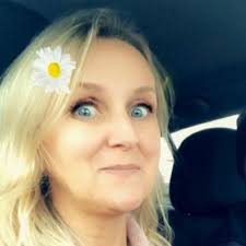 Lauri Nelson-Jones (@4LauriJones)