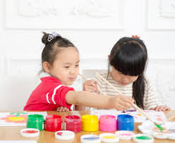 Hal ini sangat penting diperhatikan khusunya dalam melakukan pengajaran terhadap anak didik. 4 Manfaat Seni Untuk Si Kecil Plus Cara Mengenalkannya