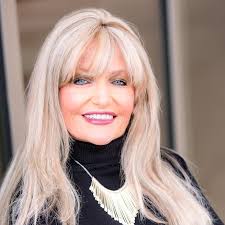 Ingrid Crosier's Instagram, Twitter & Facebook