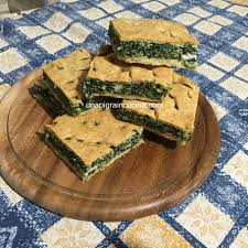 Torta salata con funghi e salsiccia e polpette di parmigiano Torta Salata Ricotta E Spinaci Senza Lievito Di Birra