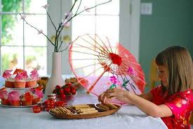 25 Party Table Decoration Ideas For Chinese New Year Celebration Chinese Party Chinese New Year Party Party Table Decorations