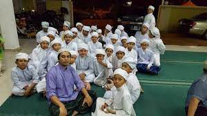 Kami orang susah, saya buat kerja part time , niat nak belanja keluarga. Gambar Tragedi Tahfiz Terbakar Sebak Mayat Saling Bertindih Berhampiran Pintu Melambai Dari Tingkap Minta Tolong Dan Menangis Kisah Dunia