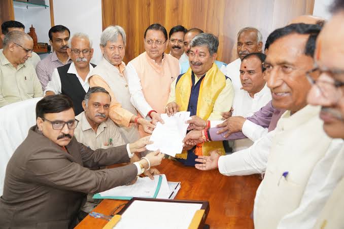 Dinesh Arya-Rajya Sabha Nomination देहरादून में भाजपा के राज्यसभा प्रत्याशी श्री Dinesh Arya जी के नामांकन  कार्यक्रम में सहभागिता की। दिनेश जी लंबे समय से संगठन के प्रति समर्पित ...