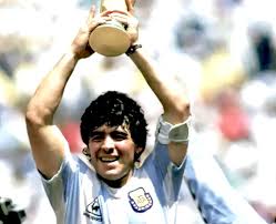 Le réseau du foot sur internet vous fait partager sa passion du ballon rond. Maradona Pour Toujours Monjangaia