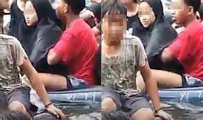 All friday night funkin songs roblox id. Areavideolangka Blogspot Lucu 10 Meme Bu Tejo Di Film Tilik Viral Saat Ini Namun Apa Sebenarnya Isi Dari Prank Ojol Yang Tengah Viral Tersebut Saat Areavideolangka Adalah Sebuah Video