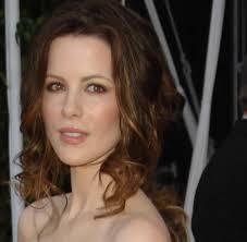 She has an older brother and a younger sister. Food And Sex Kate Beckinsale Says She Is A Terrible Cook Because She Is So Good At Sex Welt