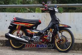 Modifikasi cat motor honda grand. Modifikasi Astrea Grand 1997 Banjarnegara Minimalis Berbalut Krom Dan Aksesoris Otoinfo Id