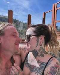 Happiest of birthdays to the worlds raddest mother, wife and friend! Here's  to many more times sprinting around the sun. Love ya @rayuhdarkness