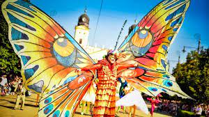 A future of debrecen elektromos meghajtású kocsit indít. Debreceni Viragkarneval 2019 Csodalatosmagyarorszag Hu