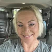 Lynn Moss's Instagram, Twitter & Facebook