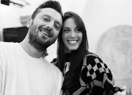 Comment must not exceed 1000 characters. Cesare Cremonini La Canzone Giovane Stupida Per La Fidanzata Martina