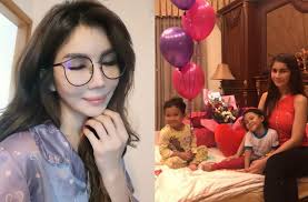 He married nazirah ayub in 2011. Cantik Benar Wife Bertudung Isteri Tampil Berhijab Instagram Nabil Ahmad Zira Dihujani Doa Positif Ramai Yang Suka Media Hiburan