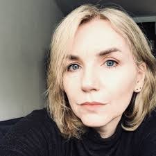 Julie Spitler's Instagram, Twitter & Facebook