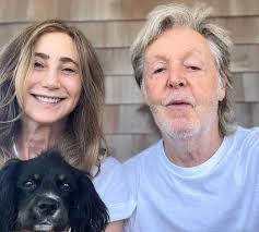 This is Paul McCartney's rescue dog Rose. Does anybody know what breed she  is?? 🐶