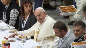Papież franciszek — urodził się 17 grudnia 1936 w buenos aires. W Czasie Pandemii Papiez Franciszek Nie Zapomina O Ubogich Vatican News