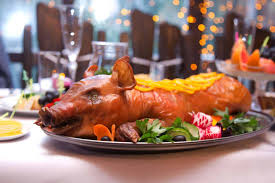 Encima coloque una rejilla y sobre ésta el cochinillo con el cuero hacia arriba. Como Hacer Cochinillo Al Horno Cocina Guru