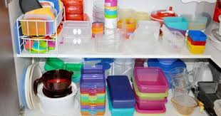 Simak cara menghilangkan bekas stiker yang simpel ini, yuk! Cara Betul Guna Dan Simpan Untuk Bekas Makanan Plastik Impiana