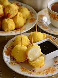 Celop bebola ubi getok tadi dan goreng, balik2kan agar masak sekata. Bebola Getuk Ubi Goreng Dapur Tanpa Sempadan