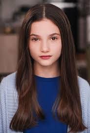 Iris Jewell's Instagram, Twitter & Facebook