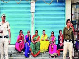 Here's another vlog for you all! Fed Up With Nuisance Woman Residents Lock Down Wine Shop Aurangabad News Times Of India