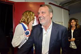 Oggi pomeriggio, la conduttrice del salotto di rai1 ha intervistato il campione del mondo. Marco Tardelli E Myrta Merlino Pizzicati Da Pizzi Al Teatro Parioli Le Foto Formiche Net