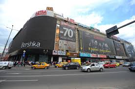 Mai multe magazine altex bucareșt. Reportaj Kilometrul Zero Al Modei Romanesti RÄmane FÄrÄ Chiriasi DupÄ Ce Pandemia A Alungat ClienÅ£ii Spaniolii De La Inditex Au Inchis Magazinele Bershka Si Pull Bear De La Parterul Unirea Shopping Center Zara