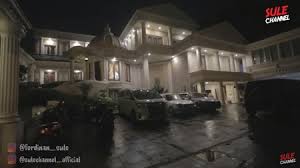 Musisi anang hermansyah mendapatkan guyonan soal mantan istrinya krisdayanti (kd) saat jadi juri indonesian jelasin mimi kd, krisdayanti, ibunya aurel, dulu sama anang, sekarang suaminya raul. 20 Foto Detail Rumah Mewah Anang Hermansyah Ashanty Ada Salon Kecantikan Studio Rekaman Sampai Bioskop Pribadi Kapanlagi Com