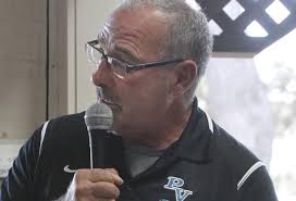 With homecoming as theme, Prendergast and McCune take top honors at round  table