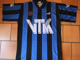 It was founded in 1891 and its home ground is the jan breydel stadium, which has a capacity of 29,062. Club Brugge Home Maillot De Foot 1994 1995