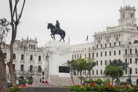 San martin is an apartment located in maricopa county, the 85301 zip code, and the glendale elementary district attendance zone. Plaza San Martin In Lima Peru Franks Travelbox