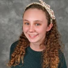 Marissa Robledo's Instagram, Twitter & Facebook