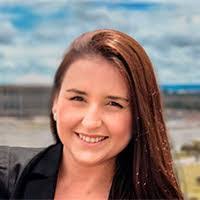 Karen Alberti's Instagram, Twitter & Facebook