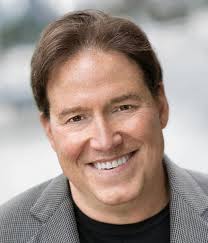 High-Tech, High-Touch Customer Service: Inspire Timeless Loyalty in the  Demanding New World of Social Commerce: Solomon, Micah: 9780814417904:  Amazon.com: Books