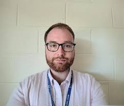 Aaron Pape's Instagram, Twitter & Facebook