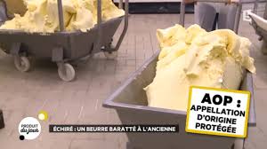 Echire Un Beurre Baratte A L Ancienne Youtube