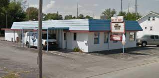 These 9 Indiana Towns Might Be Tiny But Their Restaurants Are Amazing Chicago Restaurants Restaurant Travel Indiana Cities