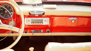 Le assicurazioni per moto d'epoca e/o di interesse storico sono delle polizze specifiche che si applicano a motocicli con precise caratteristiche. Assicurazione Auto Storiche Soluzioni Per Le Auto D Epoca Helvetia