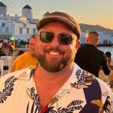 Caroline Ragan's Instagram, Twitter & Facebook