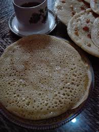 Baghrir A La Semoule Plaisirs Culinaires Algerien Nourriture Delicieuse Nourriture Recettes De Cuisine