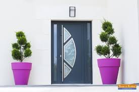 Porte D Entree Entouree D Arbustes Porte Entree Alu Entree Habitat