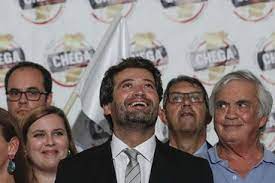 Jun 18, 2021 · formada pelas irmãs meire e marilene em 1947, a dupla sertaneja ficou conhecida nacionalmente como irmãs galvão, e em 2002, inspiradas pela numerologia, passaram a usar o nome as galvão. Ativista Brasileiro Compara Andre Ventura A Jair Bolsonaro Mundo Correio Da Manha